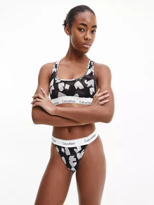 Calvin Klein String - Modern V-Day 4 Calvin Klein String - Modern V-Day – Image 2