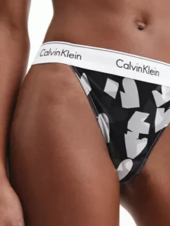 Calvin Klein String - Modern V-Day 9 Calvin Klein String - Modern V-Day -Pas Cher Calvin Klein Magasin 000QF7018E BBF alternate3