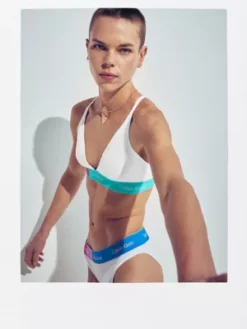 Calvin Klein Soutien-gorge Triangle - Pride -Pas Cher Calvin Klein Magasin 000QF7254E 100 alternate5