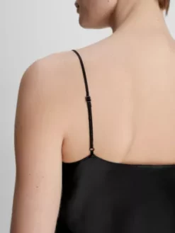 Calvin Klein Chemise De Nuit En Soie 11 Calvin Klein Chemise De Nuit En Soie -Pas Cher Calvin Klein Magasin 000QS6983E UB1 alternate3