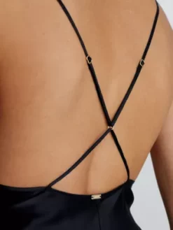 Calvin Klein Chemise De Nuit En Dentelle Et En Soie 11 Calvin Klein Chemise De Nuit En Dentelle Et En Soie -Pas Cher Calvin Klein Magasin 000QS7051E UB1 alternate3