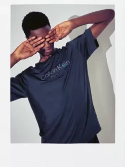 Calvin Klein T-shirt De Sport - Pride 14 Calvin Klein T-shirt De Sport - Pride -Pas Cher Calvin Klein Magasin 00GMS3K117 BAE alternate4