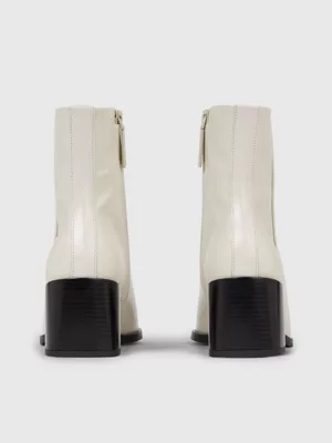 Calvin Klein Bottines à Talons En Cuir Avec Logo 6 Calvin Klein Bottines à Talons En Cuir Avec Logo – Image 4