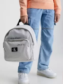 Calvin Klein Sac à Dos En Polyester Recyclé Pour Enfant 13 Calvin Klein Sac à Dos En Polyester Recyclé Pour Enfant -Pas Cher Calvin Klein Magasin IU0IU00422 PSX alternate4