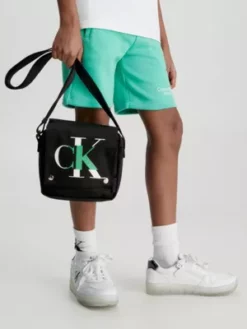 Calvin Klein Sac En Bandoulière Avec Logo Pour Enfant 9 Calvin Klein Sac En Bandoulière Avec Logo Pour Enfant -Pas Cher Calvin Klein Magasin IU0IU00424 BEH alternate2