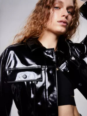 Calvin Klein Veste Courte Ultra Brillante 5 Calvin Klein Veste Courte Ultra Brillante – Image 3