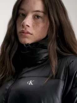 Calvin Klein Doudoune En Nylon Recyclé Avec Ceinture 9 Calvin Klein Doudoune En Nylon Recyclé Avec Ceinture -Pas Cher Calvin Klein Magasin J20J221371 BEH alternate2