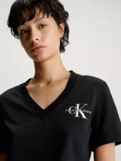 Calvin Klein T-shirt Avec Monogramme Et Col En V 11 Calvin Klein T-shirt Avec Monogramme Et Col En V -Pas Cher Calvin Klein Magasin J20J221429 BEH alternate3