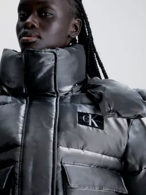 Calvin Klein Doudoune à Capuche Fini Métal Liquide 6 Calvin Klein Doudoune à Capuche Fini Métal Liquide – Image 4
