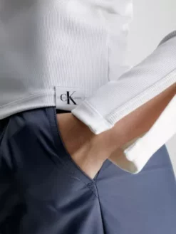 Calvin Klein Haut à Col Roulé Et Manches Fendues -Pas Cher Calvin Klein Magasin J20J222014 YAF alternate3