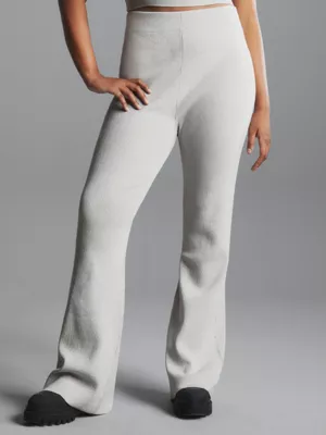 Calvin Klein Pantalon évasé En Maille Côtelée Métallisée 4 Calvin Klein Pantalon évasé En Maille Côtelée Métallisée – Image 2