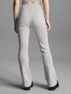 Calvin Klein Pantalon évasé En Maille Côtelée Métallisée 12 Calvin Klein Pantalon évasé En Maille Côtelée Métallisée -Pas Cher Calvin Klein Magasin J20J222646 PRQ alternate2
