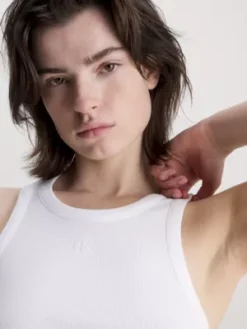 Calvin Klein Débardeur Court à Dos Nageur 9 Calvin Klein Débardeur Court à Dos Nageur -Pas Cher Calvin Klein Magasin J20J223406 YAF alternate2