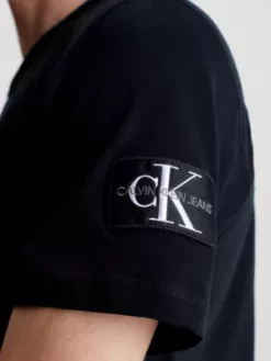 Calvin Klein T-shirt Avec Insigne Monogramme 11 Calvin Klein T-shirt Avec Insigne Monogramme -Pas Cher Calvin Klein Magasin J30J314051 BAE alternate3