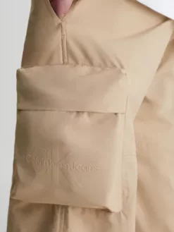 Calvin Klein Pantalon Cargo Court Et Ample En Tissu Recyclé -Pas Cher Calvin Klein Magasin J30J322638 PF2 alternate3