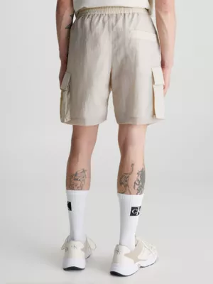 Calvin Klein Short Cargo Relaxed En Maille Et Nylon 4 Calvin Klein Short Cargo Relaxed En Maille Et Nylon – Image 2