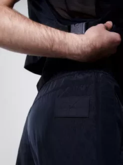 Calvin Klein Pantalon Cargo En Nylon Brillant -Pas Cher Calvin Klein Magasin J30J323050 BEH alternate2