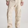 Calvin Klein Pantalon Cargo Imprimé à Jambes Larges -Pas Cher Calvin Klein Magasin J30J323145 0F4 main