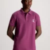 Calvin Klein Polo Avec Monogramme -Pas Cher Calvin Klein Magasin J30J323395 VAC main