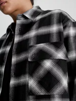 Calvin Klein Chemise Veste Oversize à Carreaux 6 Calvin Klein Chemise Veste Oversize à Carreaux – Image 4