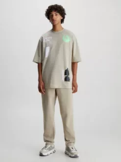 Calvin Klein T-shirt Oversize Avec Multiples Logos 10 Calvin Klein T-shirt Oversize Avec Multiples Logos -Pas Cher Calvin Klein Magasin J30J324011 PED alternate3