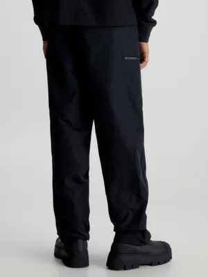 Calvin Klein Pantalon Cargo Relaxed Zippé 5 Calvin Klein Pantalon Cargo Relaxed Zippé – Image 3