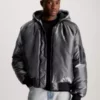 Calvin Klein Bomber à Capuche Avec Fini Métal Liquide -Pas Cher Calvin Klein Magasin J30J324079 0GK main