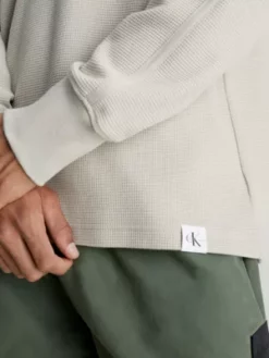 Calvin Klein T-shirt Relaxed à Manches Longues En Maille Gaufrée -Pas Cher Calvin Klein Magasin J30J324532 PED alternate3