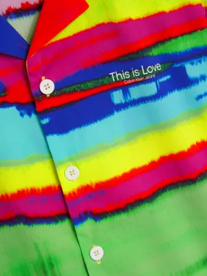 Calvin Klein Chemise à Manches Courtes Multicolore Unisexe - Pride 15 Calvin Klein Chemise à Manches Courtes Multicolore Unisexe - Pride – Image 13