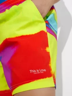 Calvin Klein Short Multicolore Unisexe - Pride 20 Calvin Klein Short Multicolore Unisexe - Pride -Pas Cher Calvin Klein Magasin J40J400288 0KP alternate5