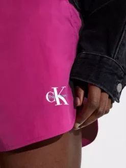 Calvin Klein Short Unisexe En Nylon - Pride -Pas Cher Calvin Klein Magasin J40J400289 VCS alternate4