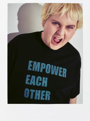 Calvin Klein T-shirt Unisexe Oversize Imprimé - Pride 12 Calvin Klein T-shirt Unisexe Oversize Imprimé - Pride – Image 10