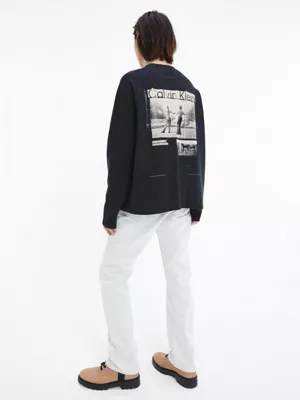 Calvin Klein T-shirt Unisexe à Manches Longues Imprimé - CK Standards 7 Calvin Klein T-shirt Unisexe à Manches Longues Imprimé - CK Standards – Image 5