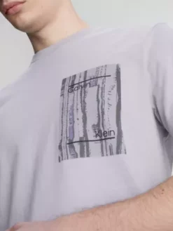 Calvin Klein T-shirt Avec Imprimé Sur La Poitrine 9 Calvin Klein T-shirt Avec Imprimé Sur La Poitrine -Pas Cher Calvin Klein Magasin K10K111530 VBX alternate2