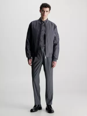 Calvin Klein Pantalon Cargo Relaxed Fuselé 6 Calvin Klein Pantalon Cargo Relaxed Fuselé – Image 4