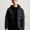 Calvin Klein Veste à Capuche Matelassée Sans Couture -Pas Cher Calvin Klein Magasin K10K111889 BEH main