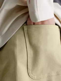 Calvin Klein Chino Relaxed Unisexe - CK Standards -Pas Cher Calvin Klein Magasin K10K112010 RB1 alternate4