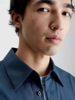 Calvin Klein Chemise à Manches Courtes Unisexe - CK Standards 16 Calvin Klein Chemise à Manches Courtes Unisexe - CK Standards -Pas Cher Calvin Klein Magasin K10K112022 PPK alternate5