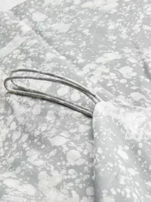 Calvin Klein Nuisette Slim Imprimé Marbré 8 Calvin Klein Nuisette Slim Imprimé Marbré – Image 6