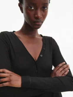 Calvin Klein Chemise Henley Skinny Côtelée En Modal 11 Calvin Klein Chemise Henley Skinny Côtelée En Modal -Pas Cher Calvin Klein Magasin K20K205102 BEH alternate3