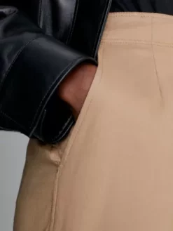 Calvin Klein Short Cintré En Tencel Doux -Pas Cher Calvin Klein Magasin K20K205203 GV7 alternate2