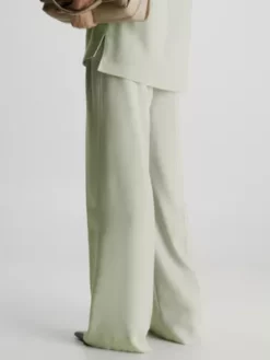 Calvin Klein Pantalon à Jambes Larges En Sergé Structuré 10 Calvin Klein Pantalon à Jambes Larges En Sergé Structuré -Pas Cher Calvin Klein Magasin K20K205958 LDN alternate2