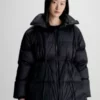 Calvin Klein Veste-doudoune Matelassée Cintrée 2 Calvin Klein Veste-doudoune Matelassée Cintrée -Pas Cher Calvin Klein Magasin K20K206978 BEH main