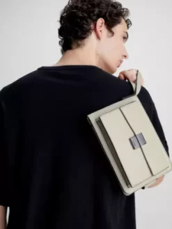 Calvin Klein Minaudière Recyclée -Pas Cher Calvin Klein Magasin K50K510227 ACE alternate2