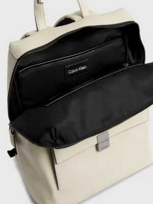 Calvin Klein Sac à Dos Carré En Matière Recyclée 7 Calvin Klein Sac à Dos Carré En Matière Recyclée – Image 5