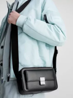 Calvin Klein Sac En Bandoulière 9 Calvin Klein Sac En Bandoulière -Pas Cher Calvin Klein Magasin K50K510254 BAX alternate2