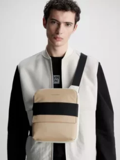 Calvin Klein Sac Reporter En Bandoulière Modulable En Matière Recyclée -Pas Cher Calvin Klein Magasin K50K510548 0GF alternate3