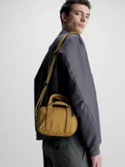 Calvin Klein Petit Sac En Bandoulière En Matière Recyclée -Pas Cher Calvin Klein Magasin K50K510760 KAC alternate2