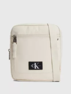 Calvin Klein Sac Reporter En Bandoulière En Matière Recyclée