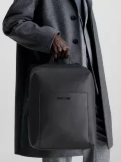 Calvin Klein Sac à Dos Carré En Similicuir -Pas Cher Calvin Klein Magasin K50K510811 BAX alternate2